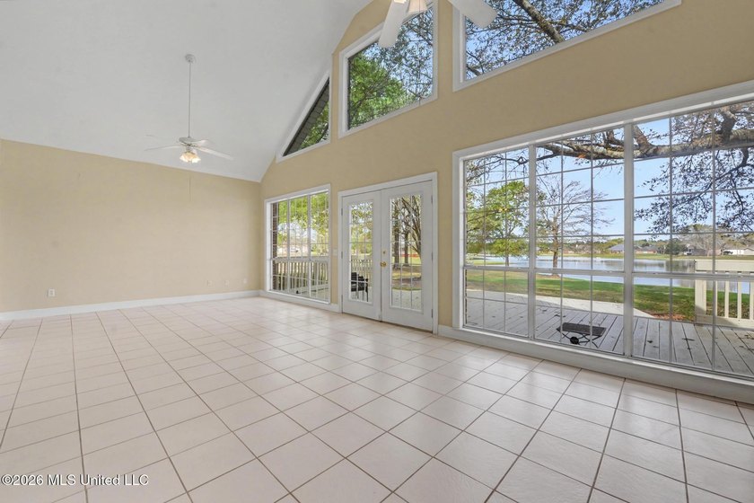 This beautiful home showcases a thoughtfully designed layout - photo 5