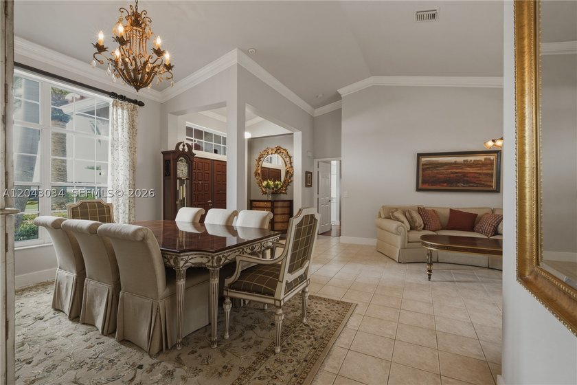 A RARE OPPORTUNITY to own a truly TURNKEY 4 BED + OFFICE, 2.5 - photo 6