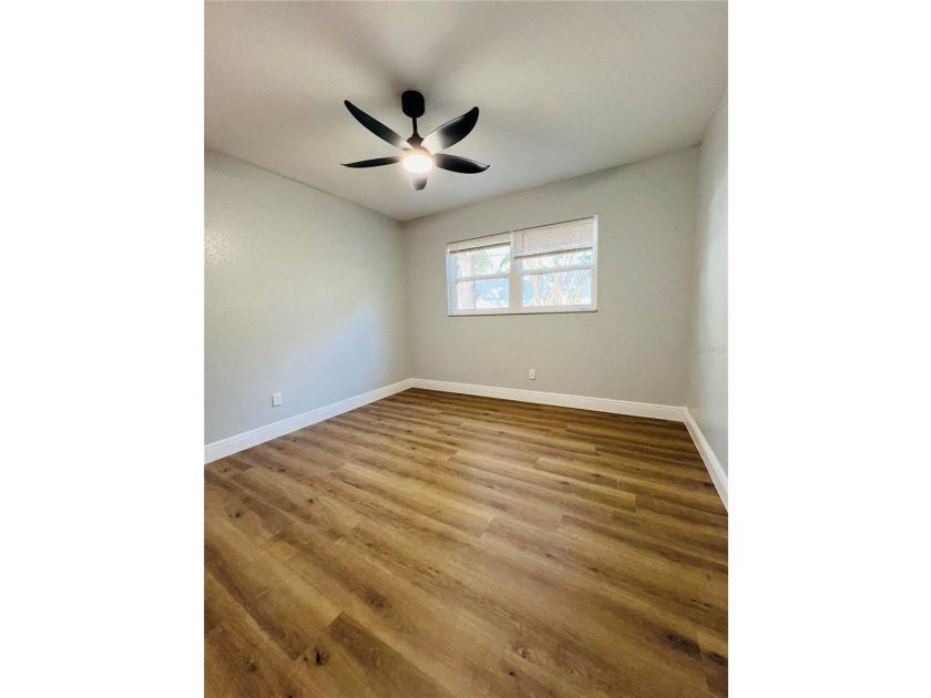 Fully remodeled, this stunning 3-bedroom, 2-bath single-family - photo 21