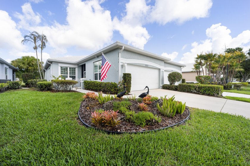 Luxury living in the prestigious Monarch Country Club with this - photo 3