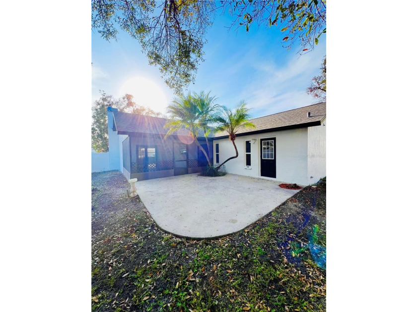 Fully remodeled, this stunning 3-bedroom, 2-bath single-family - photo 24