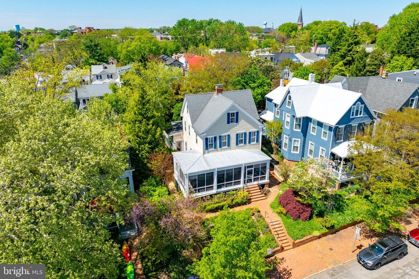 This exceptional Historic District home combines the charm of a - photo 7