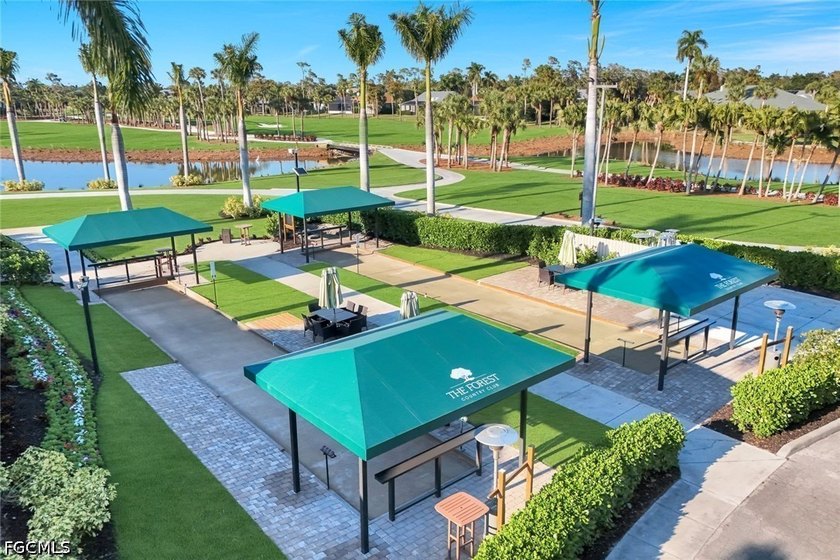 This Beautifully maintained Furnished, 3 Bedroom, 2 Full - photo 32