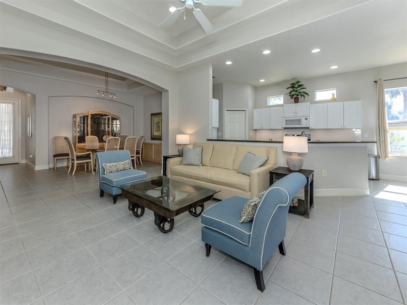 Desirable, turnkey furnished, this light-filled David Hunihan - photo 9