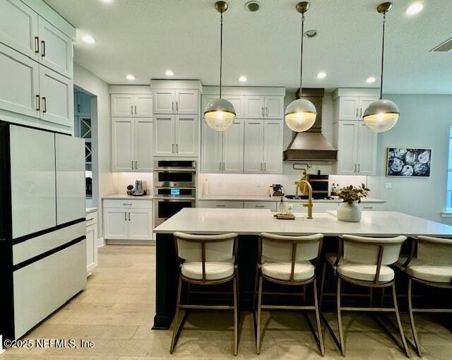 Exceptional Toll Brothers Luxury Estate: Nestled within the - photo 3