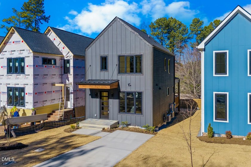 Now offering a 3-2-1 buydown w/ builder's preferred lender! It's - photo 4