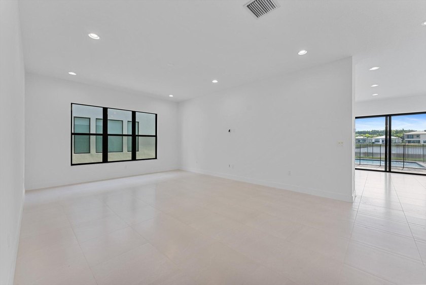 Welcome to Lotus Palm, where luxury meets contemporary living in - photo 6