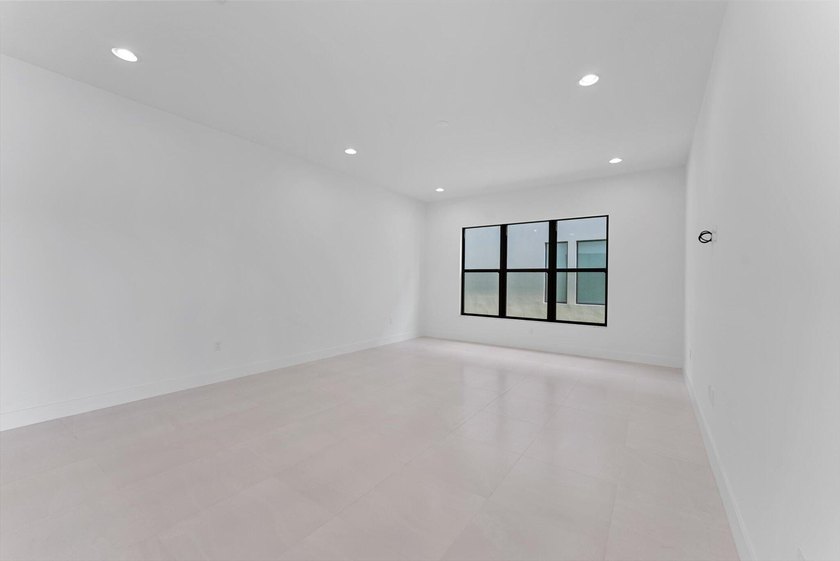 Welcome to Lotus Palm, where luxury meets contemporary living in - photo 7