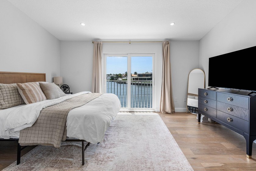 DIRECT MAIN INTRACOASTAL WATERWAY LIVING! Rarely available and - photo 15