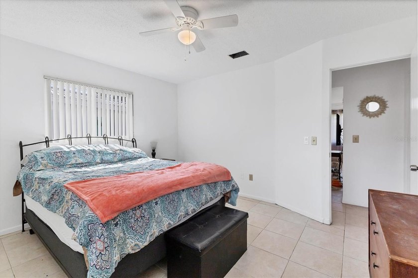 Located in the heart of Sarasota, this desirable 55+ community - photo 16