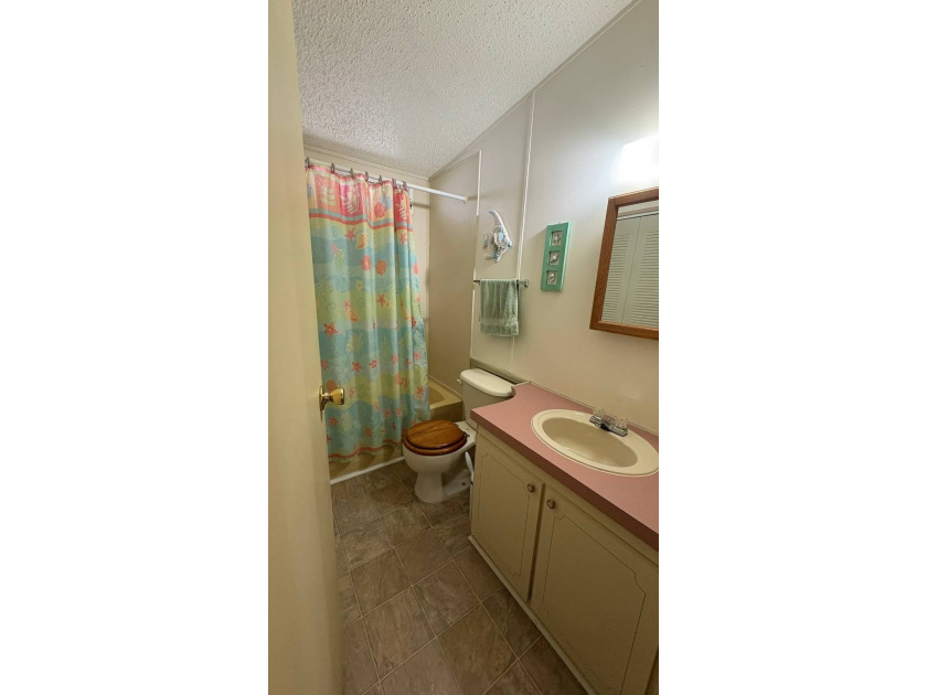 Welcome to your perfect sunny Florida getaway! This beautifully - photo 16