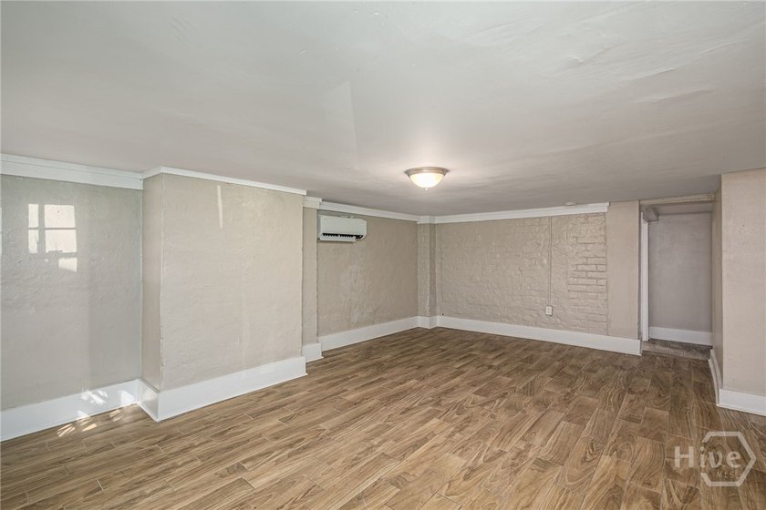 Great opportunity for Investors with a Super location in - photo 7