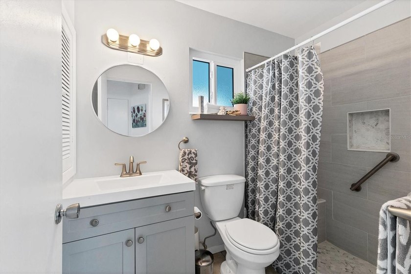 Located in the heart of Sarasota, this desirable 55+ community - photo 17