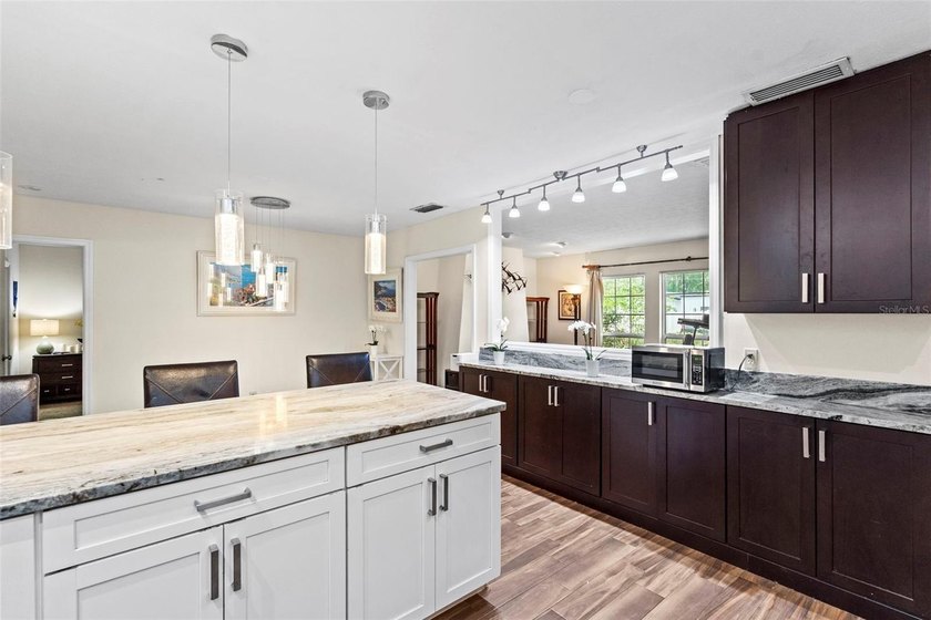Welcome to this charming and perfect South Tampa 4-bedroom - photo 17