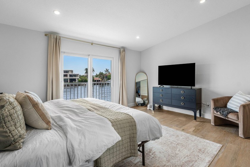 DIRECT MAIN INTRACOASTAL WATERWAY LIVING! Rarely available and - photo 17