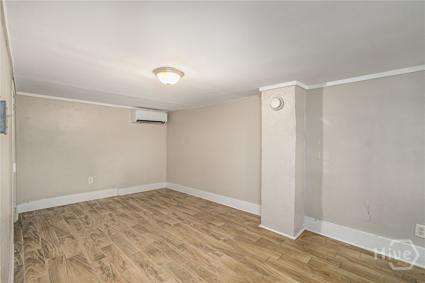Great opportunity for Investors with a Super location in - photo 10