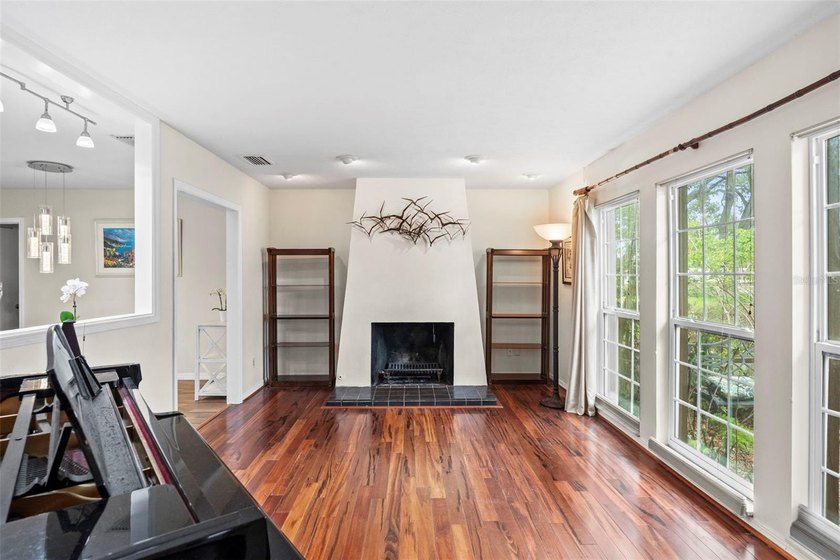 Welcome to this charming and perfect South Tampa 4-bedroom - photo 20