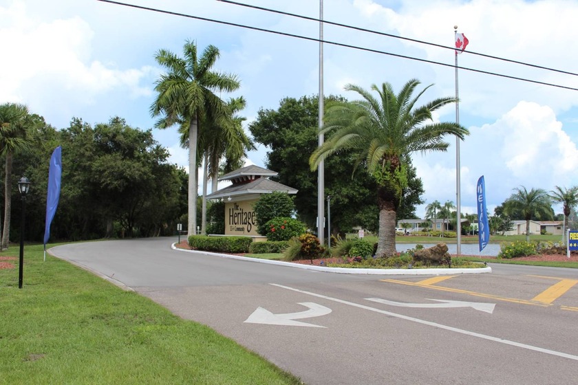 Welcome to your perfect sunny Florida getaway! This beautifully - photo 20