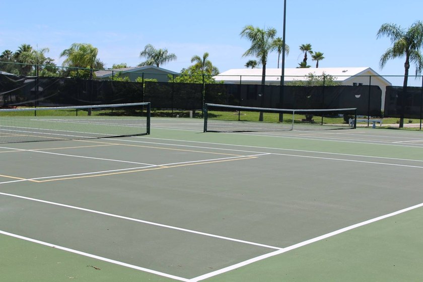 Welcome to your perfect sunny Florida getaway! This beautifully - photo 21