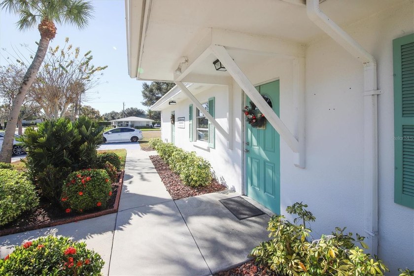 Located in the heart of Sarasota, this desirable 55+ community - photo 23