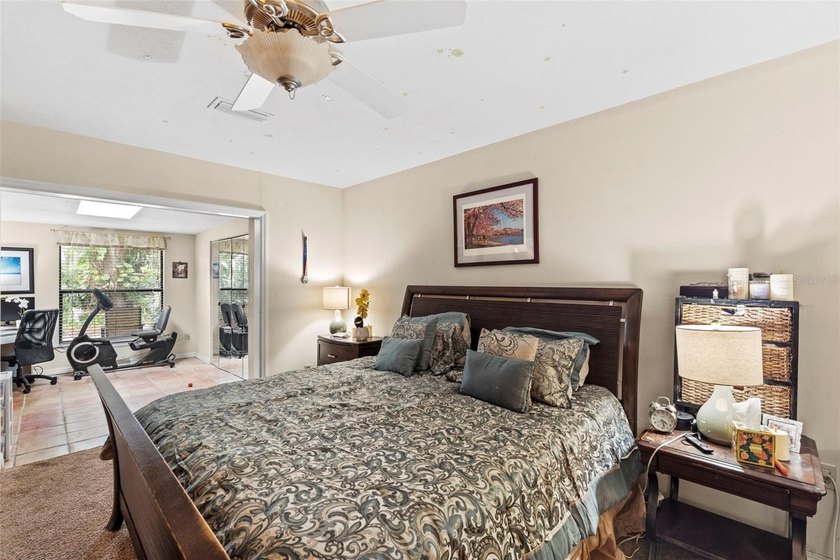 Welcome to this charming and perfect South Tampa 4-bedroom - photo 23