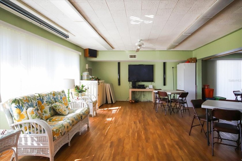 Located in the heart of Sarasota, this desirable 55+ community - photo 25
