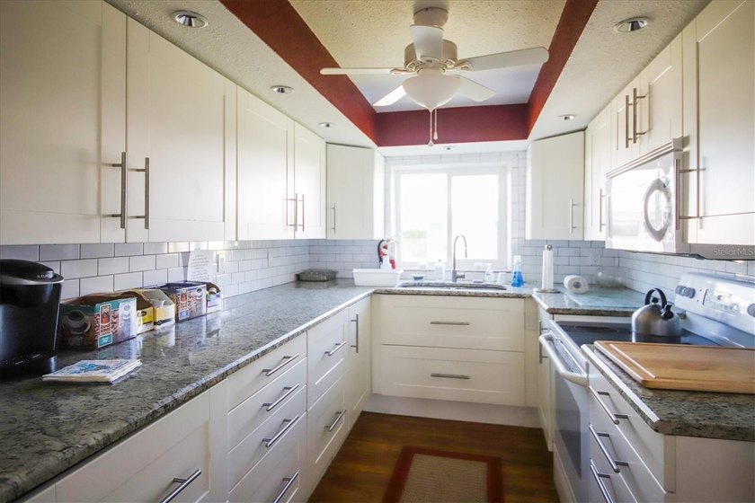 Located in the heart of Sarasota, this desirable 55+ community - photo 26