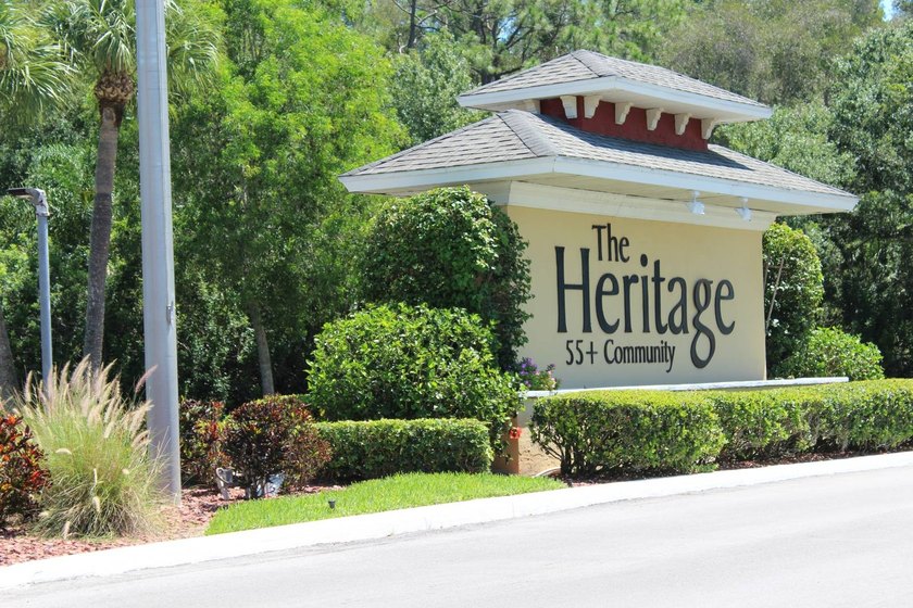 Welcome to your perfect sunny Florida getaway! This beautifully - photo 26