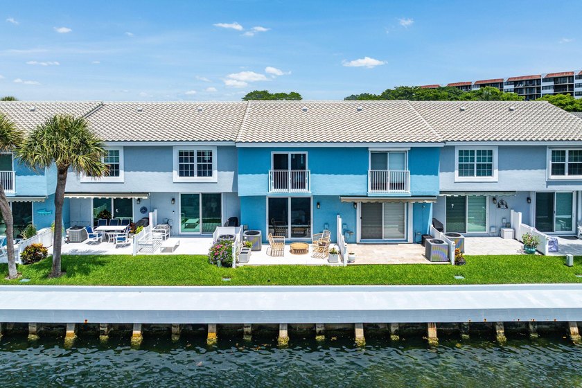 DIRECT MAIN INTRACOASTAL WATERWAY LIVING! Rarely available and - photo 27