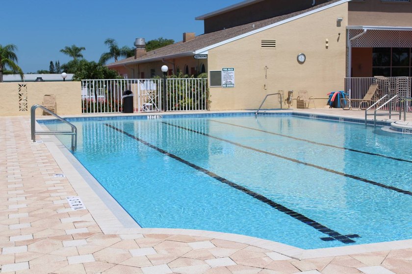 Welcome to your perfect sunny Florida getaway! This beautifully - photo 28
