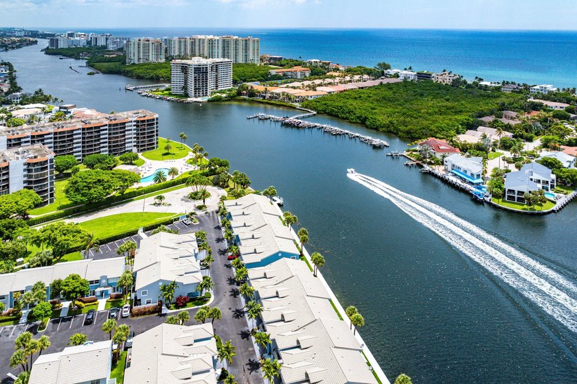 DIRECT MAIN INTRACOASTAL WATERWAY LIVING! Rarely available and - photo 34
