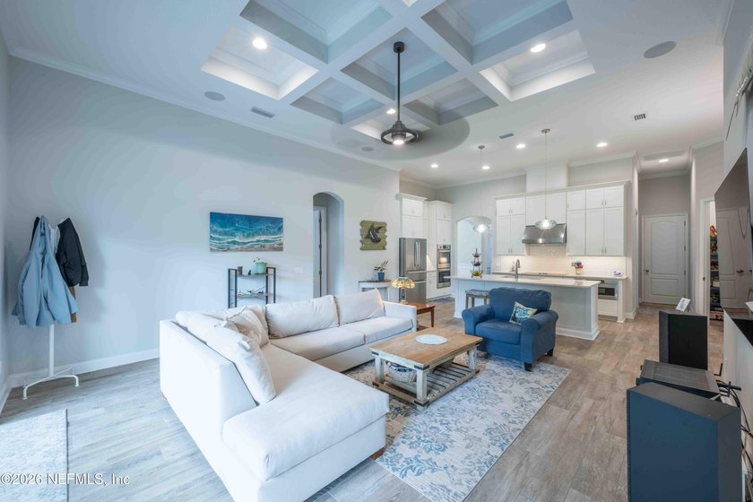 Welcome to 497 Pescado Drive in the prestigious Madeira - photo 6