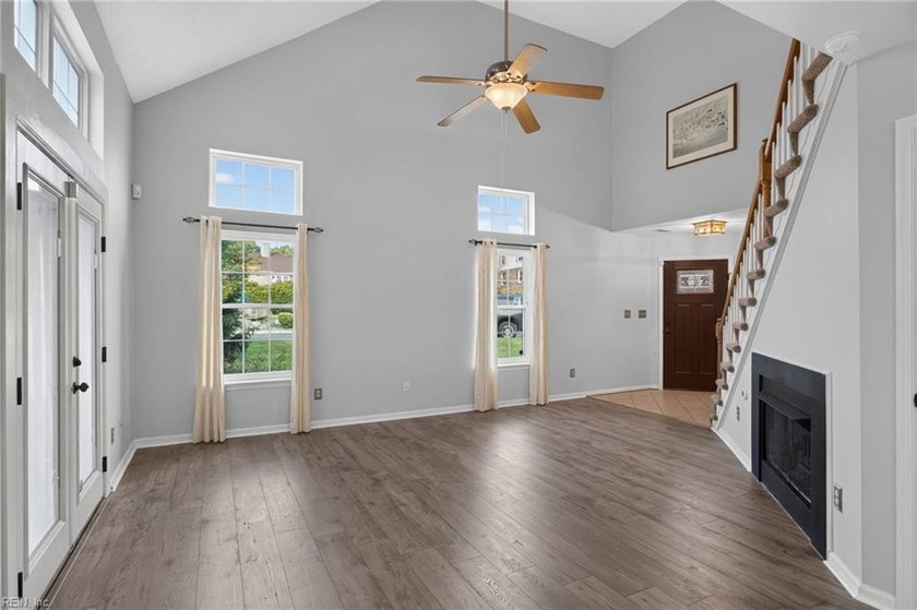 Move-In Ready End Unit Townhome - 3-bedroom, 2.5-bath end unit - photo 9