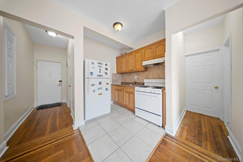 Move-in ready 1-bedroom HDFC co-op in the Highbridge section of - photo 4