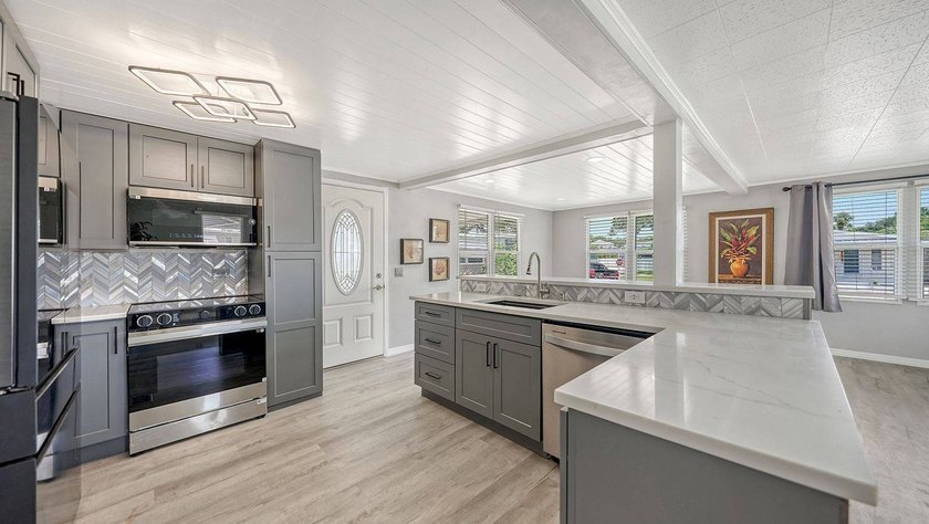 Welcome to Bahia Vista Estates, one of Sarasota's most desirable - photo 12