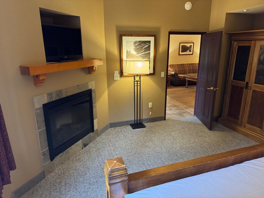 Welcome to the beautiful Chula Vista! Located right off the - photo 13