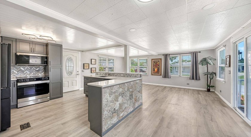Welcome to Bahia Vista Estates, one of Sarasota's most desirable - photo 14