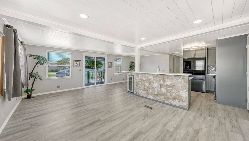 Welcome to Bahia Vista Estates, one of Sarasota's most desirable - photo 17