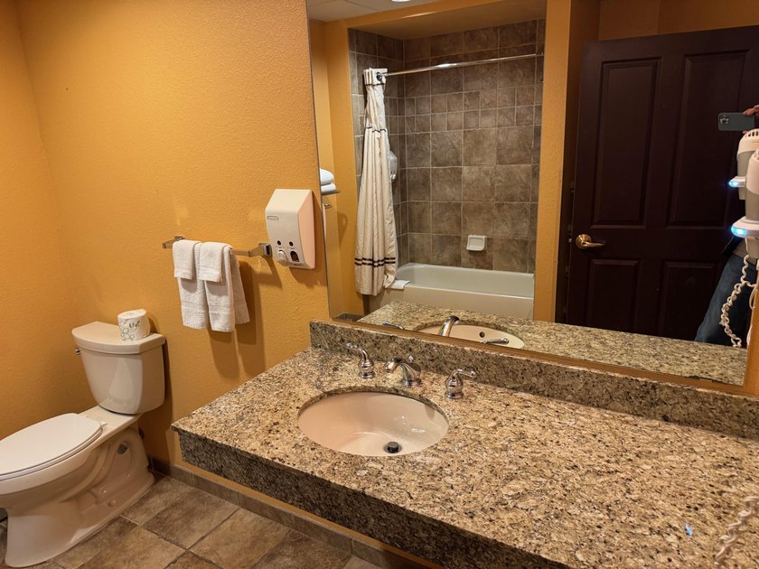 Welcome to the beautiful Chula Vista! Located right off the - photo 21