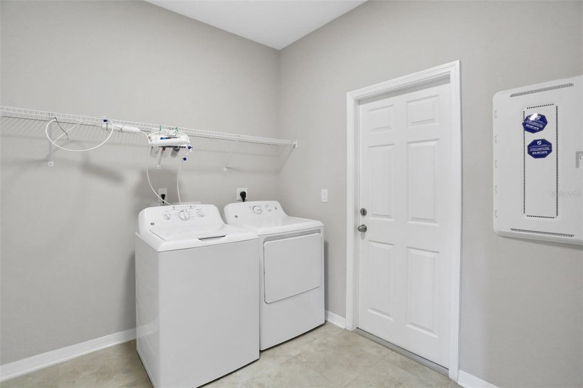 Why wait for new construction when you can have this *like new* - photo 22