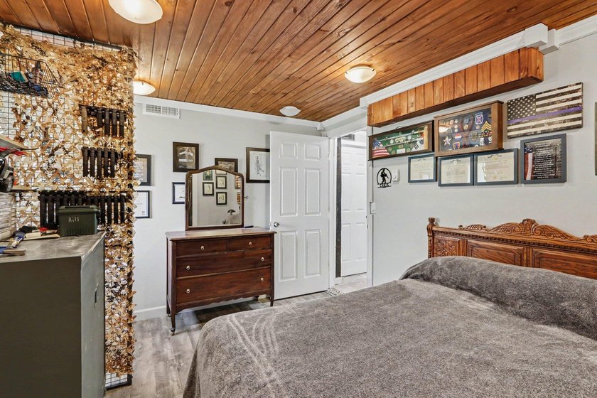 Charming converted barn home on 18 private acres, perfect for - photo 24