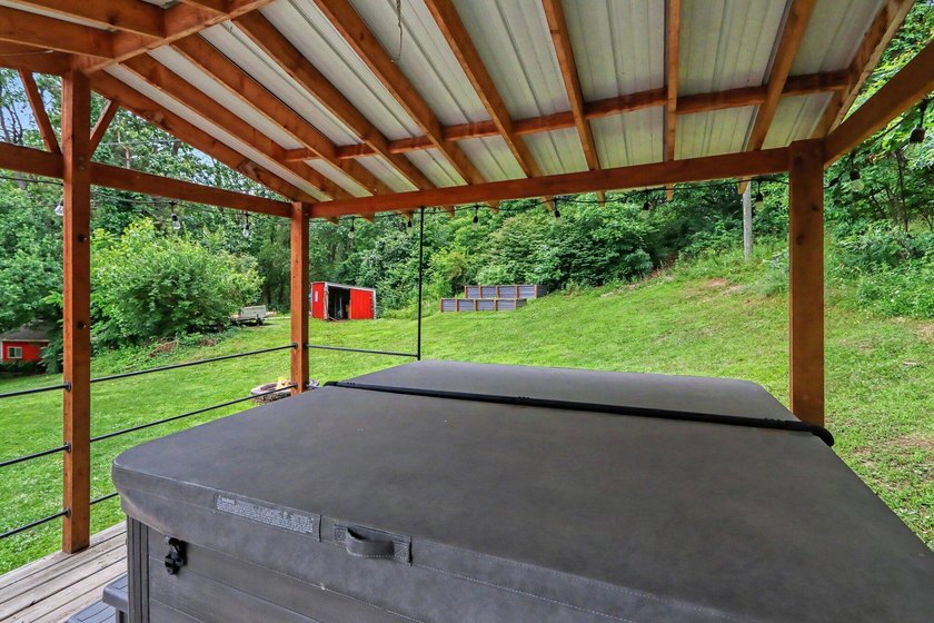 Charming converted barn home on 18 private acres, perfect for - photo 29