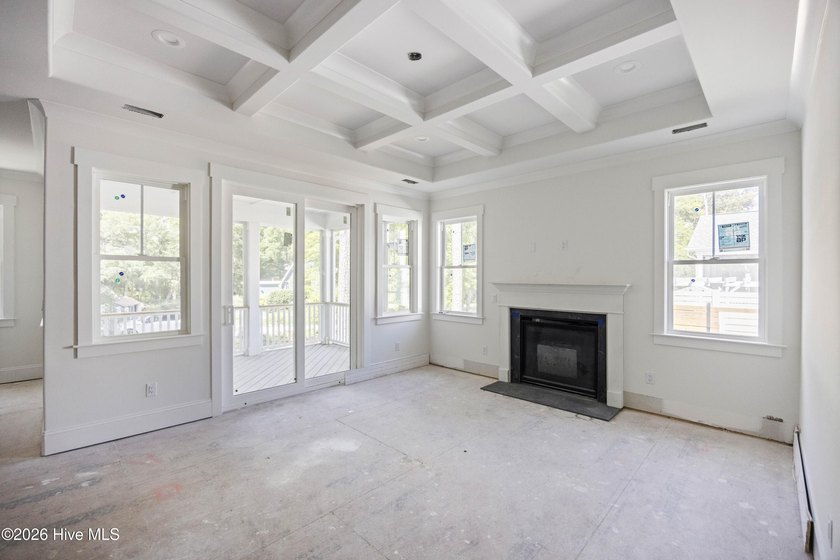 ''THE PERFECT FLOOR PLAN'' COULD BE YOURS -- Outstanding Design - photo 2