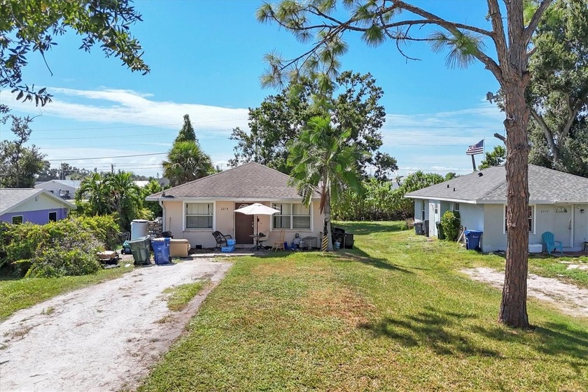 Welcome to 2214 Park Rd - a charming Florida retreat where - photo 3