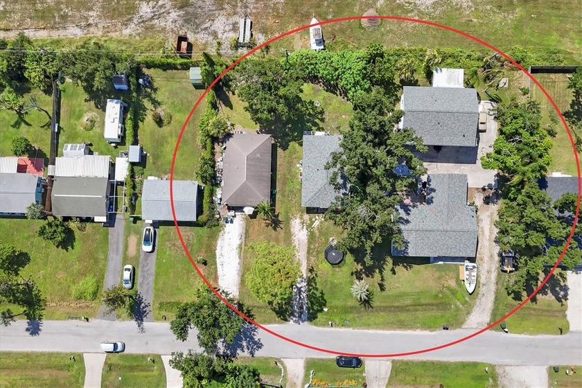Welcome to 2214 Park Rd - a charming Florida retreat where - photo 10