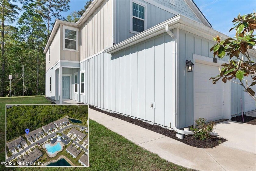 Desirable END-UNIT townhome and featuring 3 BEDROOMS, 2.5 BATHS - photo 2