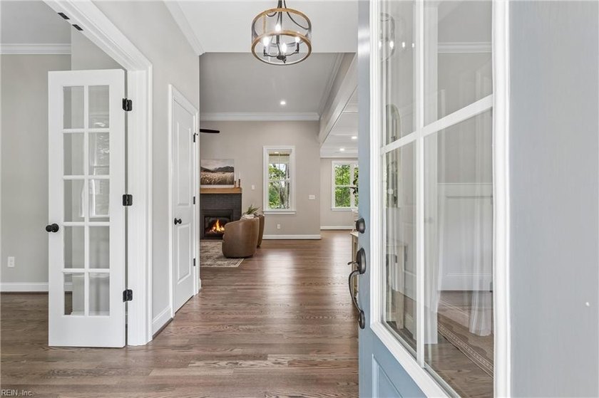 KINGSMILL WATERFRONT - Stunning new construction on a large - photo 3