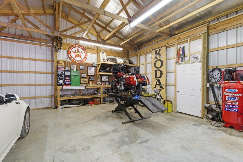 Escape to the country with this charming 3-bedroom 2-full bath - photo 27