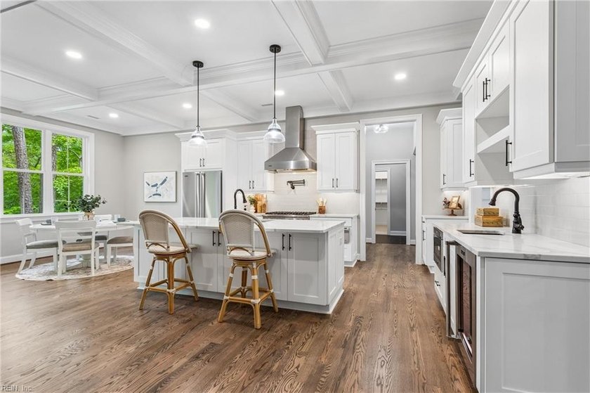 KINGSMILL WATERFRONT - Stunning new construction on a large - photo 8