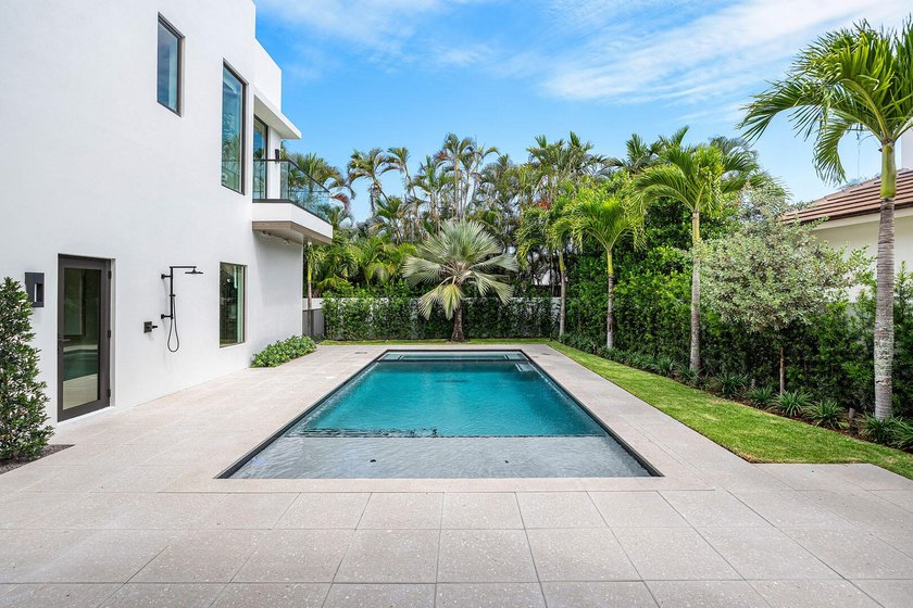 Designed by Randall Stofft Architects, built by Compson Homes - photo 32